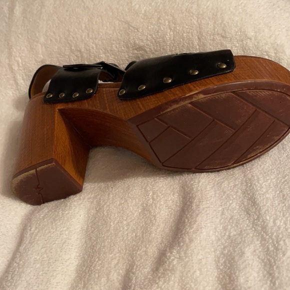 FOOT BEDS SZ 9 WOODEN HEELED SANDAL NWOT - Picture 8 of 12